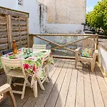 T2 Avec Terrasse, Hyper Centre La Rochelle, Calme, A Pied *
