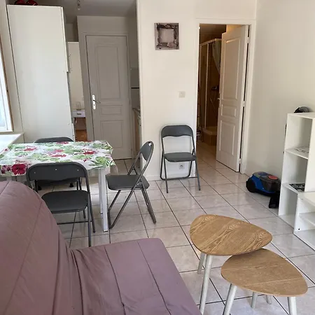 T2 Avec Terrasse, Hyper Centre La Rochelle, Calme, A Pied Apartman