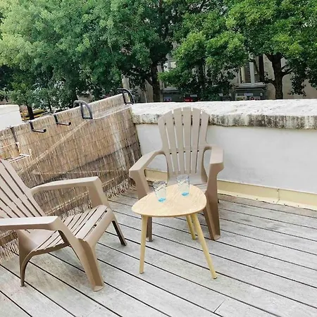 Bel T2 Lumineux Avec Terrasse Hyper Centre. * La Rochelle