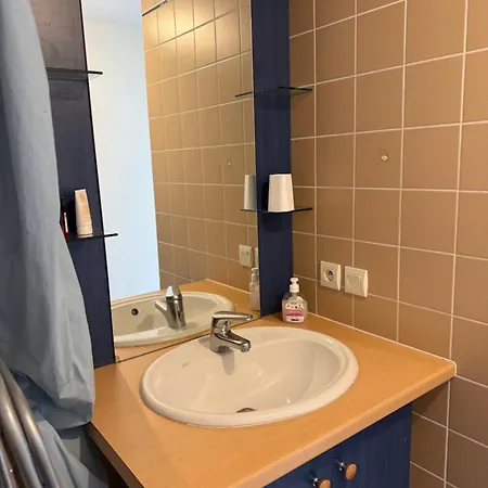 Bel T2 Lumineux Avec Terrasse Hyper Centre. * La Rochelle (Charente-Maritime)