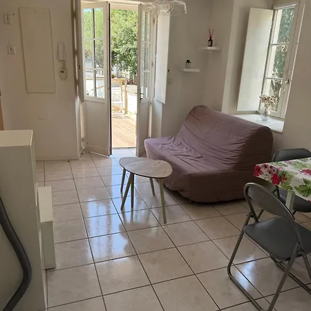 T2 Avec Terrasse, Hyper Centre La Rochelle, Calme, Tout A Pied Lägenhet