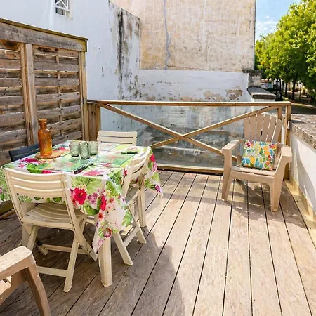 T2 Avec Terrasse, Hyper Centre La Rochelle, Calme, A Pied *